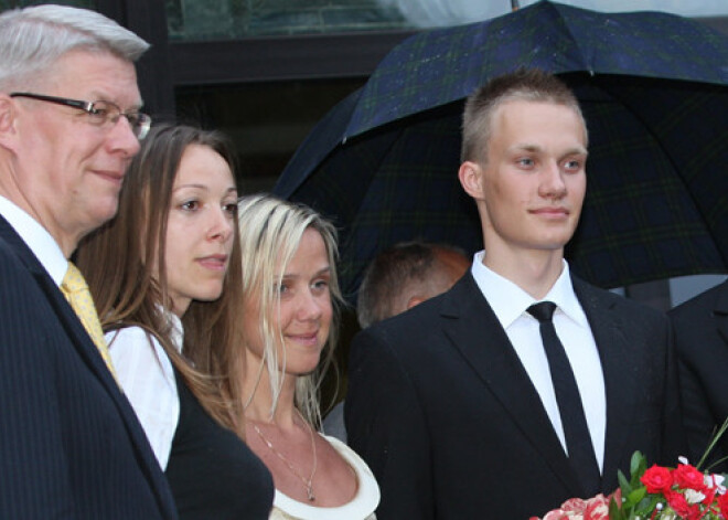 Eksprezidenta Zatlera dēls aģitē par marihuānas legalizāciju