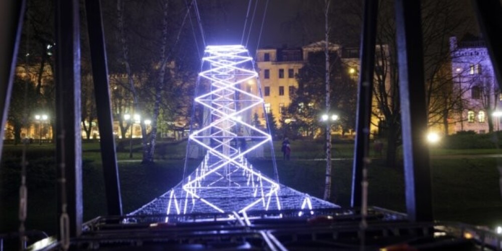 Rīgā sācies krāšņais gaismas festivāls "Staro Rīga". FOTO