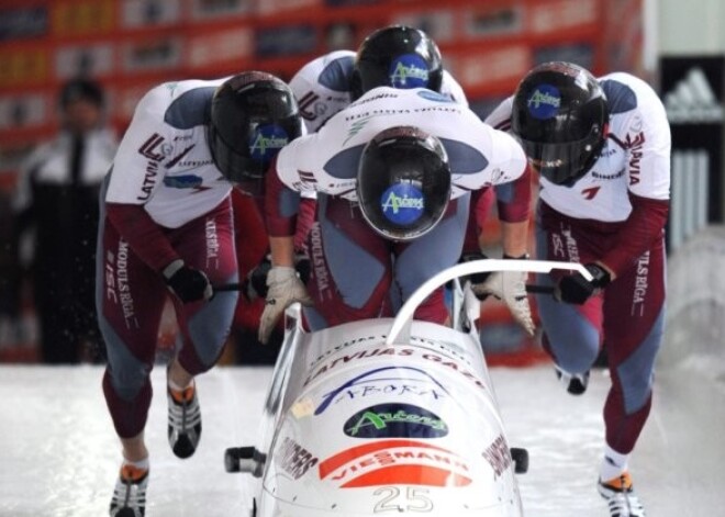 Melbārža četrinieks 11.vietā pēc Pasaules kausa bobslejā otrā posma pirmā brauciena