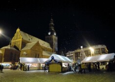 Arī šogad  pirmajā adventē tiks atklāts Vecrīgas Ziemassvētku tirdziņš Doma laukumā.