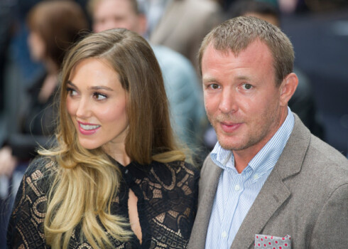 Režisoram Gajam Ričijam ar līgavu Džekijua Ensliju ir gadu vecs dēls Rafaēls. Nu ģimenē ir arī meitiņa.