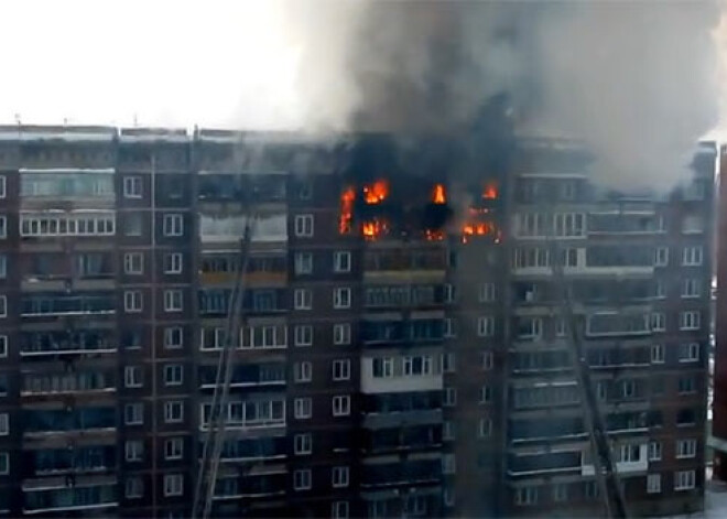 Traģēdija Krievijā: dzīvokļu mājā nograndis sprādziens, ir upuri. VIDEO