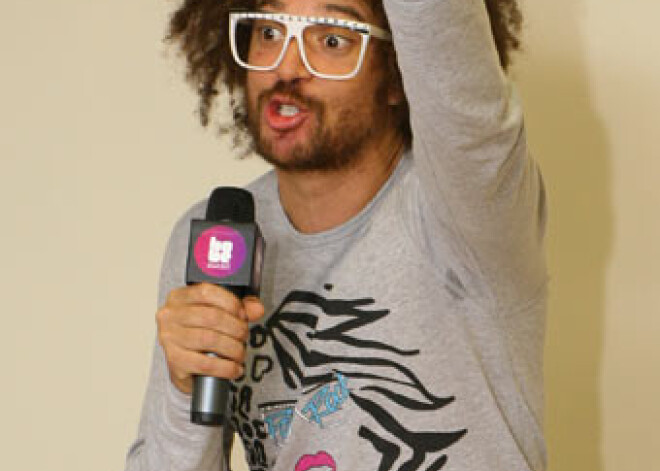 „LMFAO” solista Red Foo šampanieša duša „Arēnā Rīga”. FOTO. VIDEO