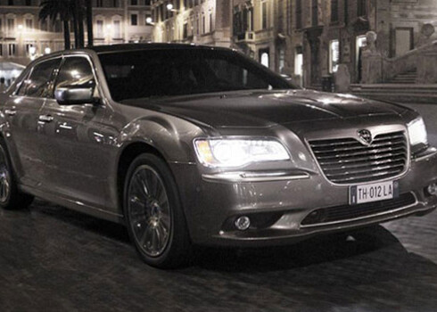 Chrusler 300C jeb tagad Lancia Thema. Jācer, ka prezidents Džordžo Napolitano citu valstu kolēģu priekšā nekaunas par ne tik dārgu izvēli.