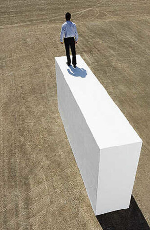 Latvijas totalitāro saktu apkarošanas komiteja uztraucas, ka kāds, saspringti gaidot pasaules galu, var pats sev padarīt galu, veicot pašnāvību.