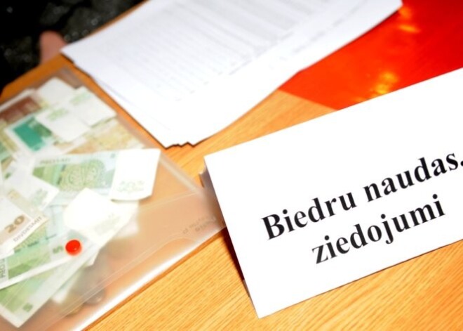 Desmit gados politiskajām partijām Latvijā oficiāli ziedoti 23 miljoni latu