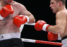 Latvietis Mairis Briedis triumfē Eiropā prestižākajā boksa turnīrā. FOTO