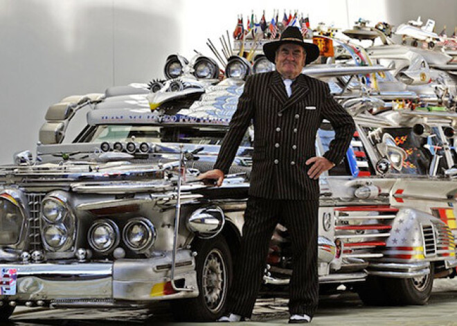 Miljonu vērts desmitvietīgs automobilis no Somijas autokapsētām. FOTO