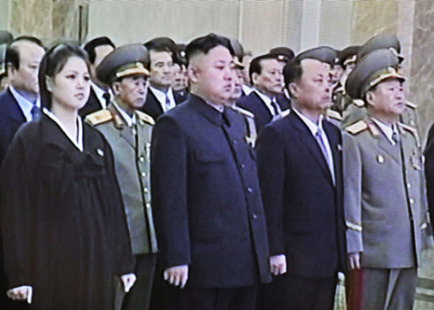Ziemeļkorejas līderu klanam drīz dzims mantinieks. FOTO