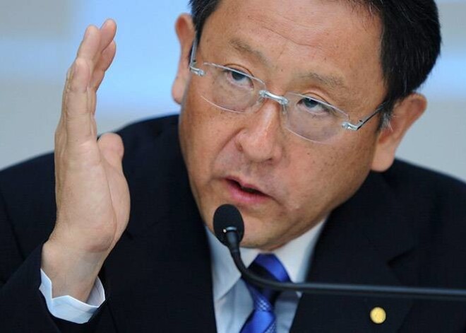 Akio Tojoda (Akio Toyoda), Toyota prezidents un izpilddirektors.