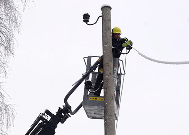 Bez elektrības palikušo "Latvenergo" klientu skaits būtiski sarucis