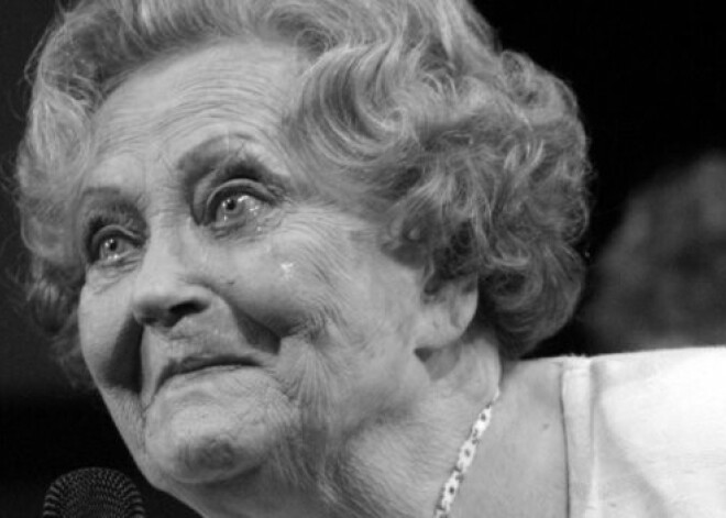 Mūžībā aizgājusi izcilā aktrise Velta Līne