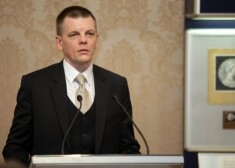 Репше отметил, что не хотел бы критиковать нынешнее правительство