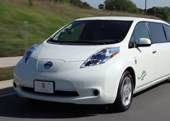 Elektriskais mazulītis Nissan Leaf pārtop greznā limuzīnā. VIDEO