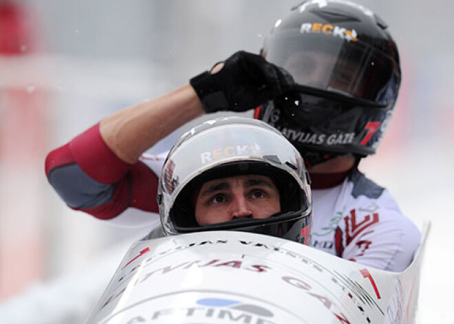 Melbārdis noslēdz EČ bobslejā divniekos ceturtdaļsekundes attālumā no bronzas