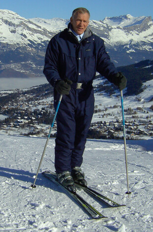 Krūmiņam patīk slēpot, šis kadrs tapis Francijas kalnos, bet janvārī uzņēmējs ar mazbērniem baudīja ziemas priekus Austrijā.