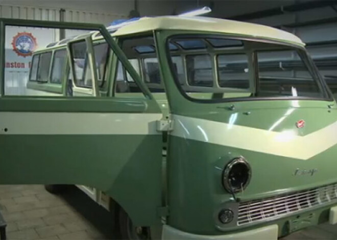 Pilnībā atjaunots 50 gadu vecs mikroautobuss „Latvija”. VIDEO