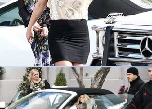 Britnija Spīrsa uz baznīcu devusies viegli caurspīdīgā blūzītē un šauros mini svārciņos.