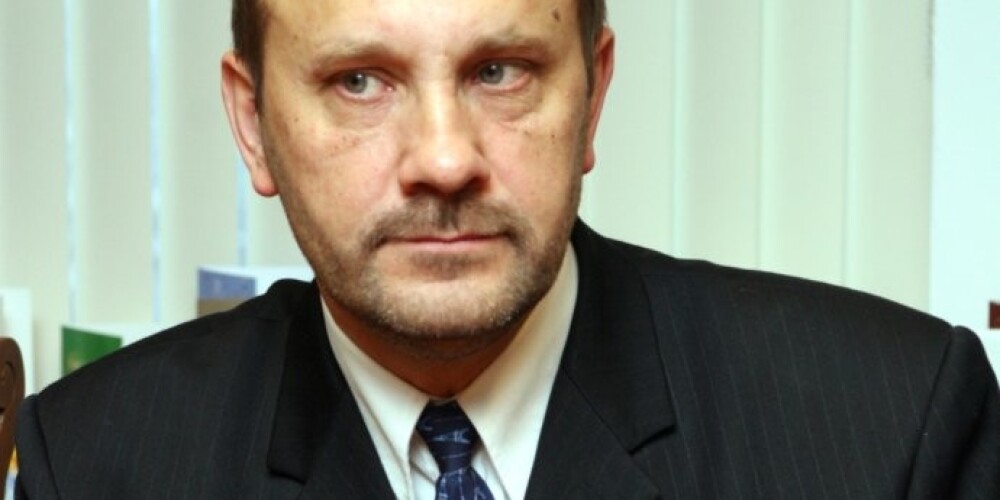 No amata atbrīvo Talsu domes priekšsēdētāju Miervaldi Krotovu; jaunu mēru ievēlēt neizdodas