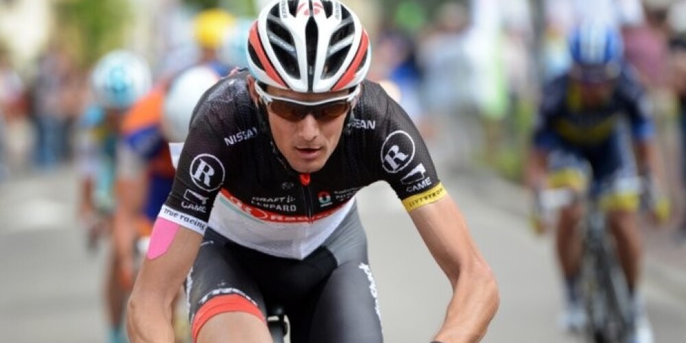 Pazīstamo Luksemburgas riteņbraucēju Franku Šleku soda ar viena gada diskvalifikāciju