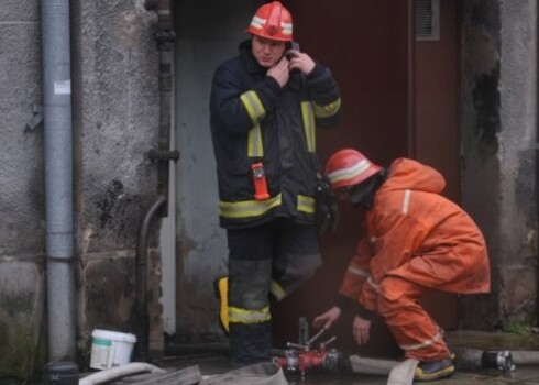 Всего вчера зарегистрировано 12 пожаров, в том числе шесть в столице.