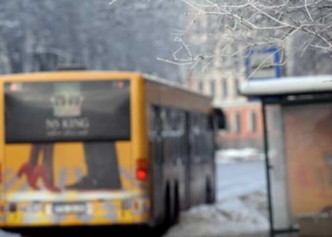 Bezmaksas braukšana sabiedriskajā transportā būs arī 3.grupas invalīdiem un arodskolēniem