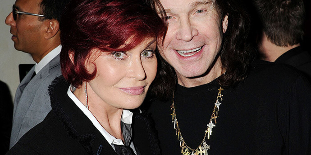 Ozijs Osborns ar sievu Šāronu. Rokeris atzīst, ka plastiskās operācijas ir kā atkarība. Ja būsi veicis vienu, tai sekos otra, trešā...