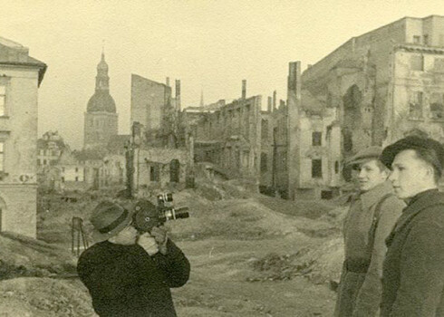 Rīgas Kino muzejs saņēmis unikālus kādreizējā Rīgas kinostudijas operatora Vladimira Gaiļa arhīva materiālus, kas stāsta par Latvijas dokumentālā kino vēsturi.