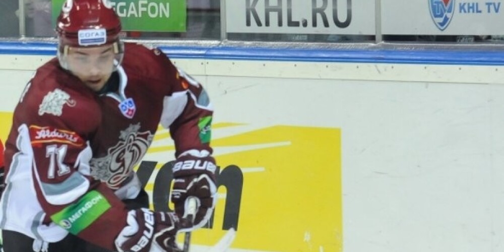 Rīgas "Dinamo" ar uzvaru pār "Torpedo" sāk cīņu par KHL Cerību kausu. FOTO