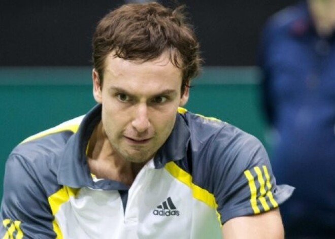 Gulbis aizraujošā spēlē Delrejbīčas tenisa turnīra otrajā kārtā uzvar amerikāni Kveriju