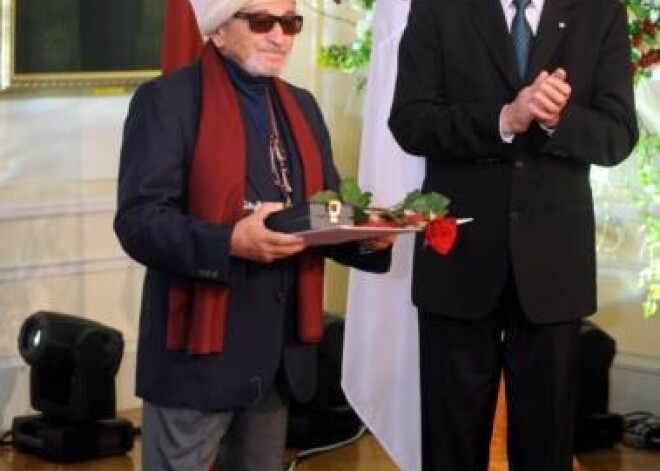 Hercs Franks saņem Triju zvaigžņu ordeni