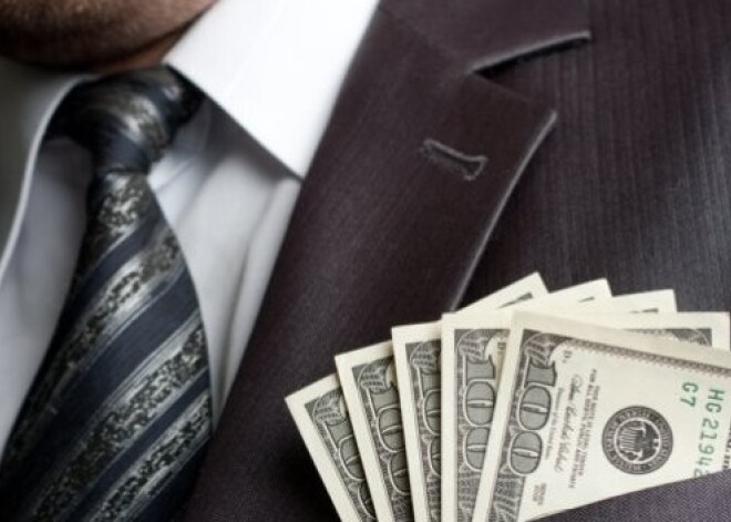 Šveicē notiek referendums par uzņēmumu vadītāju algu ierobežošanu