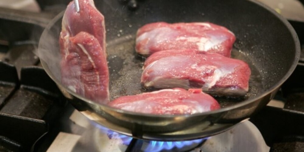 Mediķis uzsver, ka liesa zirga gaļa no veselības viedokļa ir daudzkārt labāka par putnu gaļu, liellopu gaļu un cūkgaļu.