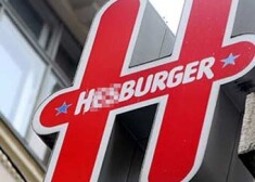 Zirga gaļas skandāla ne pa jokam satrakojās „Hesburger” ēstuvju tīkls, kurš sola tiesāties ar visiem, kuri „Hesburger” kaut kādā mērā gribēs asociēt ar „Horseburgeriem” jeb zirgu burgeriem.