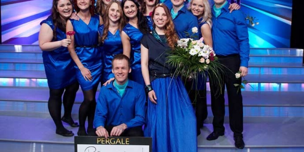 Pēc skatītāju un žūrijas balsojuma, kā pirmie muzikālo sacensību pameta Māra Upmane-Holšteine ar „Rīgas Jūras zilo kori”.