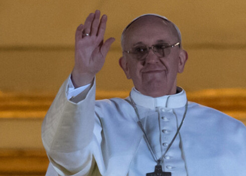 Pāvests pirmo reizi nāk no dienvidu puslodes – Latīņamerikas, kur ir ļoti liela katoļu kopiena.