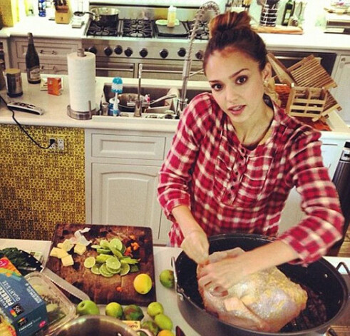 Актриса с удовольствием готовит для своей семьи по праздникам и будням