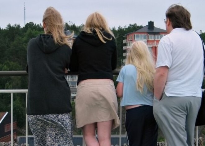 Lai nopirktu lielāku mājokli, man jāsūta vīrs peļņā uz ārzemēm...