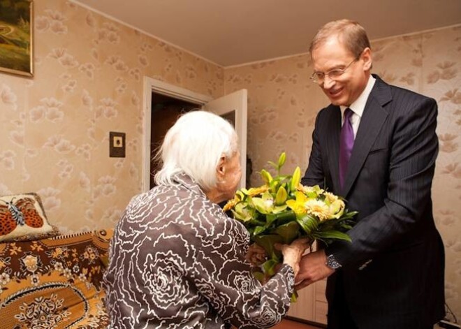 Rīdziniece Zelma Zariņa svin 101 gada jubileju