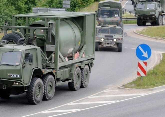 Pa Tallinas šoseju pārvietosies militārie transportlīdzekļi