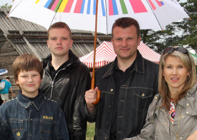 У Шлесерса — пятый ребенок. Наконец-то дочь!