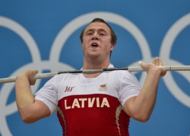 Штангист Плесниекс занял четвертое место на чемпионате Европы