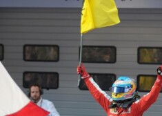 Alonso uzvar F-1 Ķīnas "Grand Prix" izcīņā