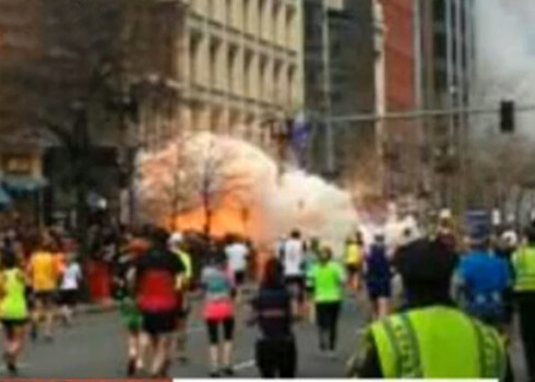 Bostonas maratons noslēdzas ar traģēdiju! Teroraktā vismaz trīs bojāgājušie. VIDEO