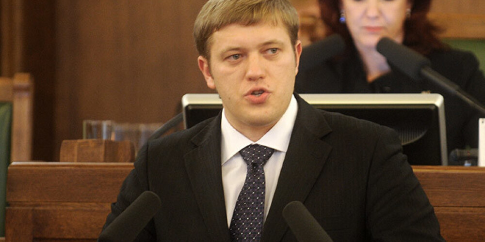 Stalts jau iepriekš bija atzinis, ka viņam ar VL-TB/LNNK ir "sakāpinātas" attiecības.