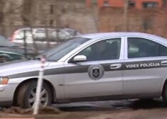 В этой машине разъезжают не полицейские, а стражи порядка на пенсии, которые на общественных началах занимаются охраной окружающей среды