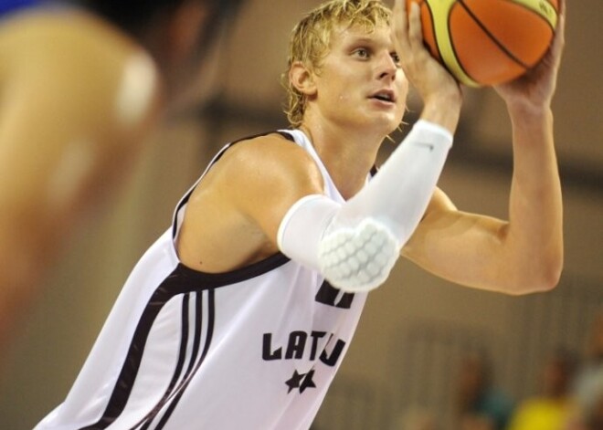 Basketbolists Jānis Timma pieteicies NBA draftam