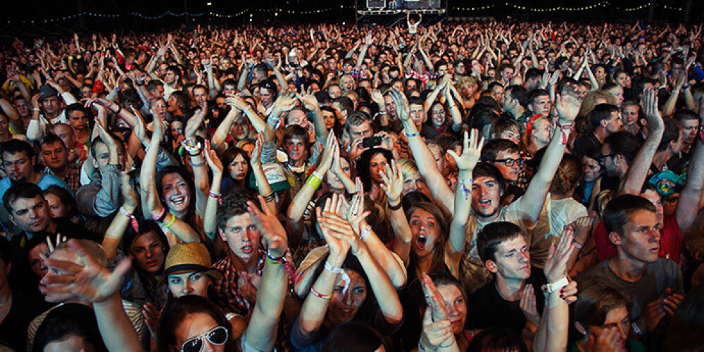 Festivālu “Positivus”, kas notiks jūlija beigās, droši vien atkal apmeklēs demitiem tūkštoši ļaužu. Noskaidrots, kurā dienā un uz kuras skatuves uzstāsies galvenie mākslinieki.