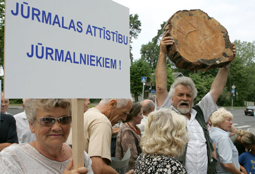 Gadu gadiem ilgst balagāns pie, ap un pašā Jūrmalas domē un kārtības kā nav, tā nav. Arī šīs pašvaldības vēlēšanas, pēc visa spriežot, kūrortpilsētā stabilitāti neieviesīs. Šogad Jūrmalas vēlēšanās startē par divām partijām vairāk nekā pirms četriem gadiem.