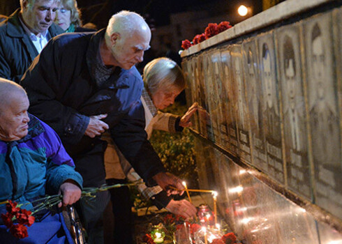 На Украине памятные мероприятия начались еще ночью в Славутиче, в 50 км от ЧАЭС